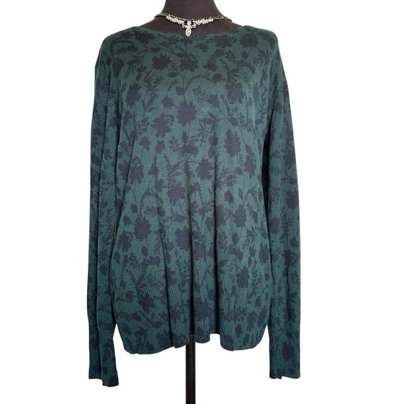 Daniel Rainn Sweaters - NWT Daniel Rainn Woman’s Small Green Cusper Mini Puff Sleeve Floral Sweater